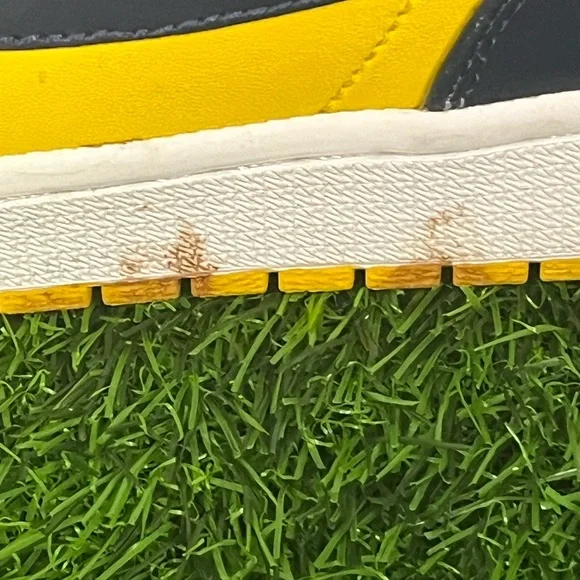 DEADSTOCK Air Jordan 1 Mid Michigan Wolverines Size 12 Yellow Navy Blue - Picture 14 of 16